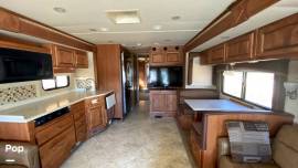 2011 Monaco Cayman 40PBQ, $ 129,000
