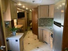2015 Coachmen Encounter 37TZ, $ 55,000