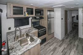 2022 CrossRoads Zinger 328SB, $ 41,800