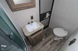 2022 CrossRoads Zinger 328SB, $ 41,800