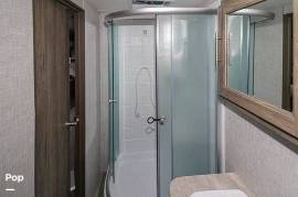 2022 CrossRoads Zinger 328SB, $ 41,800