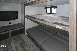 2022 CrossRoads Zinger 328SB, $ 41,800