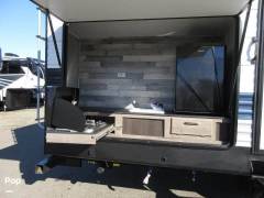 2022 CrossRoads Zinger 328SB, $ 41,800