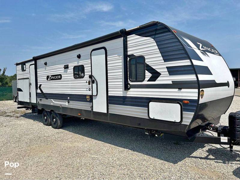 2022 CrossRoads Zinger 328SB, $ 41,800
