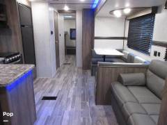 2022 CrossRoads Zinger 328SB, $ 41,800