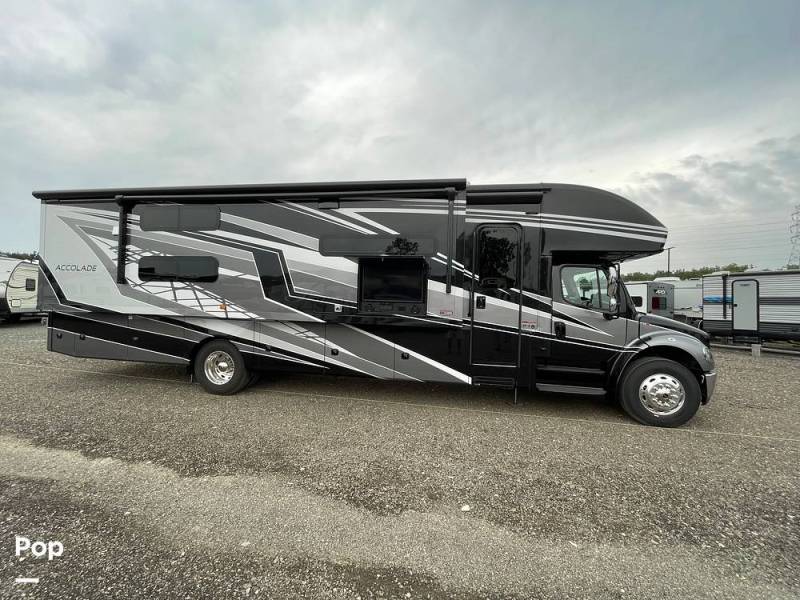 2022 Entegra Coach Accolade 37L, $ 252,800