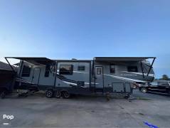 2020 Keystone Carbon 403, $ 69,500
