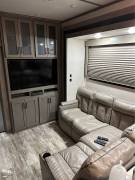 2020 Keystone Carbon 403, $ 69,500
