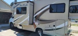 2017 Thor Motor Coach Four Winds 24HL, $ 112,000