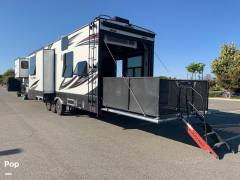2017 Dutchmen Voltage 3970 Epic Series, $ 72,500