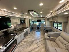 2022 Fleetwood Discovery LXE 40G, $ 209,000