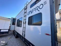 2016 Eclipse Attitude 33G2S, $ 45,000