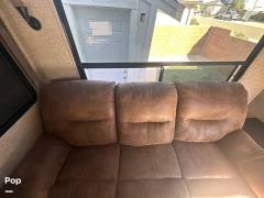 2016 Eclipse Attitude 33G2S, $ 45,000