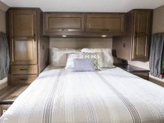 2018 Thor Motor Coach Majestic 28A, $ 33,000