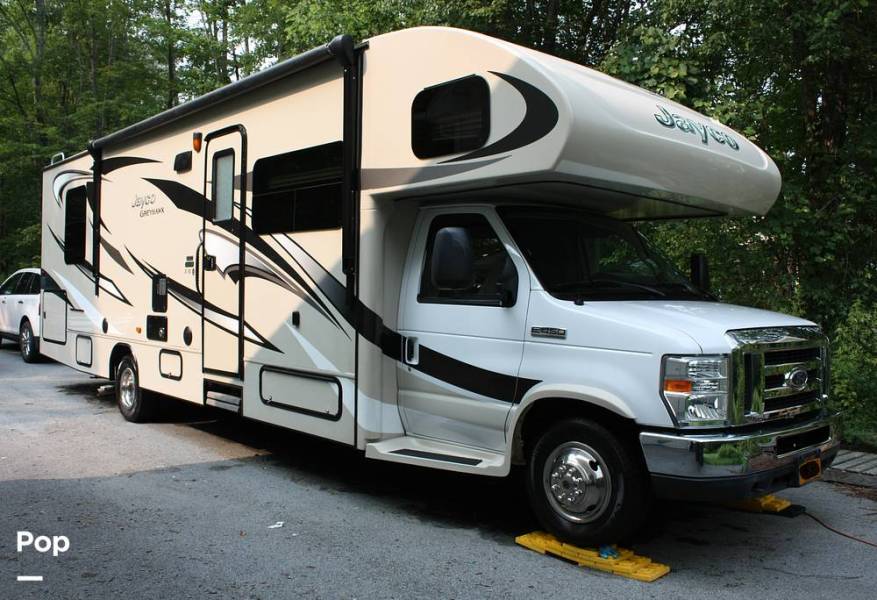 2015 Jayco Greyhawk 31DS, $ 54,995