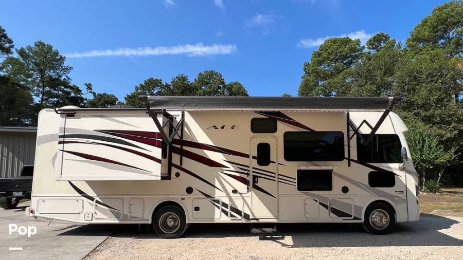 2018 Thor Motor Coach A.C.E. 32.1, $ 57,000