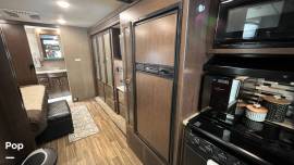 2018 Thor Motor Coach A.C.E. 32.1, $ 57,000