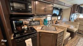 2018 Thor Motor Coach A.C.E. 32.1, $ 57,000