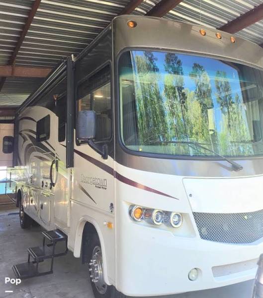 2015 Georgetown 329DS, $ 59,000