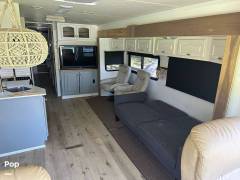 2009 Damon Astoria Pacific 3776, $ 55,000