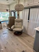 2009 Damon Astoria Pacific 3776, $ 55,000