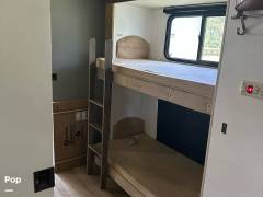 2009 Damon Astoria Pacific 3776, $ 55,000