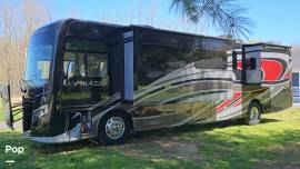 2022 Thor Motor Coach Palazzo 37.5, $ 174,900
