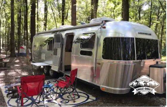 2019 Airstream Flying Cloud 30FB Bunk, $ 94,000