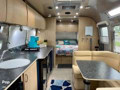 2019 Airstream Flying Cloud 30FB Bunk, $ 94,000