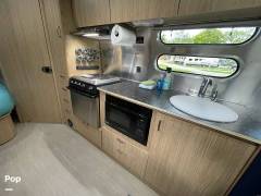 2019 Airstream Flying Cloud 30FB Bunk, $ 94,000