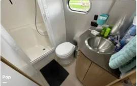 2019 Airstream Flying Cloud 30FB Bunk, $ 94,000