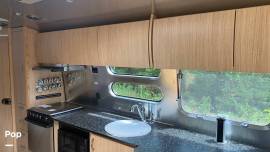 2019 Airstream Flying Cloud 30FB Bunk, $ 94,000