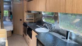 2019 Airstream Flying Cloud 30FB Bunk, $ 94,000