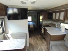 2022 Thor Motor Coach Hurricane 29M, $ 100,000
