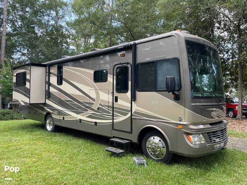 2015 Fleetwood Bounder 35K, $ 74,000