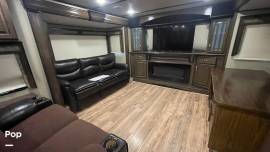 2017 Grand Design Solitude 374TH, $ 41,900