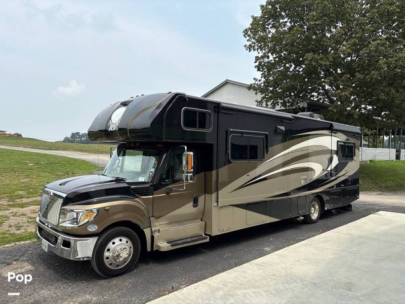 2016 NeXus RV Phantom 33SC, $ 82,000