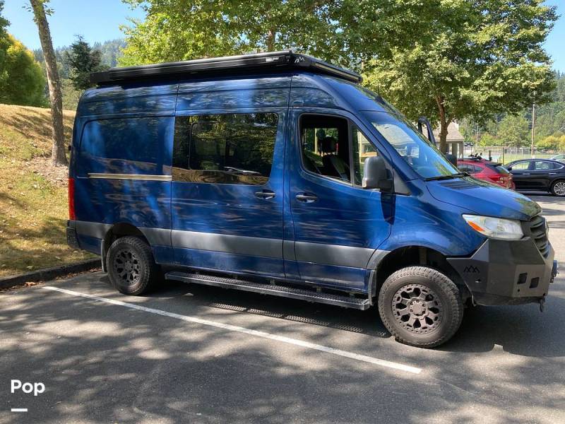 2020 Mercedes-Benz Sprinter 2500 144WB 4x4, $ 109,000