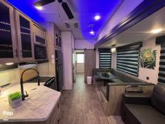 2022 Cherokee Arctic Wolf 321BH, $ 49,400