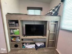 2022 Cherokee Arctic Wolf 321BH, $ 49,400