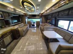 2019 Fleetwood Discovery LXE 44H, $ 279,000