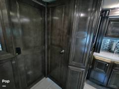 2019 Fleetwood Discovery LXE 44H, $ 279,000