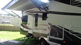 2014 Dutchmen Voltage 3990, $ 60,000
