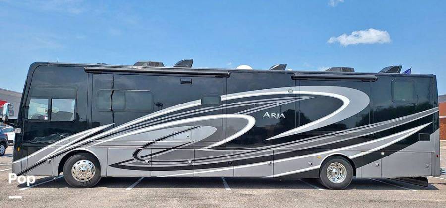 2022 Thor Motor Coach Aria 4000, $ 199,999