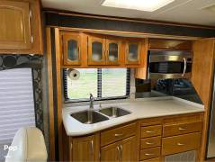 2006 Fleetwood Pace Arrow 37C, $ 44,450