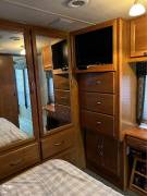 2006 Fleetwood Pace Arrow 37C, $ 44,450