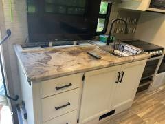 2021 Thor Motor Coach A.C.E. 30.3, $ 95,000