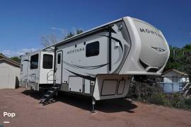 2018 Keystone Montana 3561RL, $ 39,995