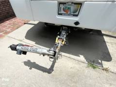 2011 Thor Motor Coach Hurricane 32D, $ 29,900