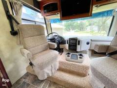 2011 Thor Motor Coach Hurricane 32D, $ 29,900